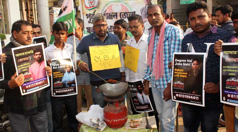 Youth Congress sell pakoda's to protest unemployment
