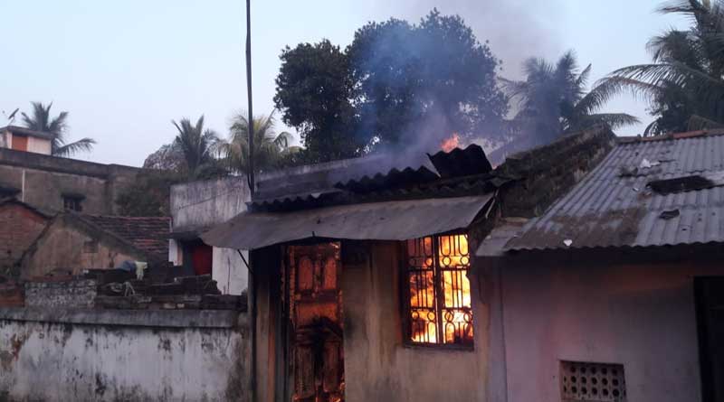 সাতসকালে সিলিন্ডার বিস্ফোরণের জেরে ভয়াবহ অগ্নিকাণ্ড, পুড়ল বাড়ির একাংশ