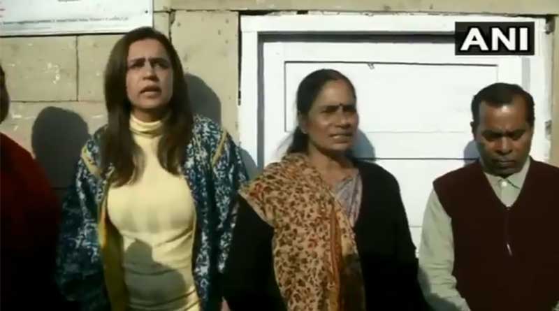 Victim’s mother stages dharna at Delhi Patiwala House Court