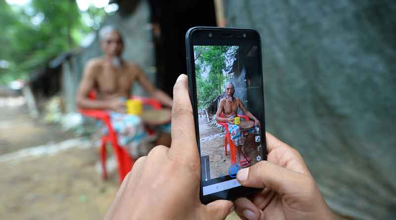 রোহিঙ্গাদের হাতে মায়ানমারের সিম কার্ড, নিরাপত্তা নিয়ে উদ্বিগ্ন ঢাকা