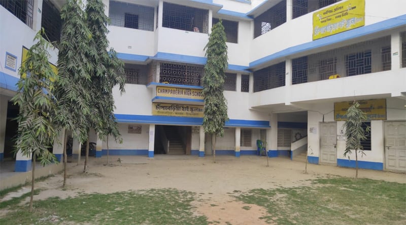 A caos has been occured in madhyamik Examination hall