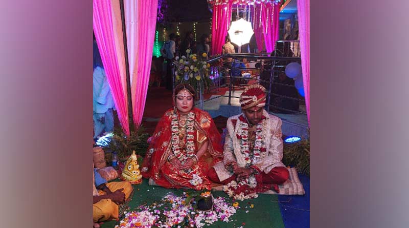 Midnapur man marries China lover amidst Corona scare, bride's family absent