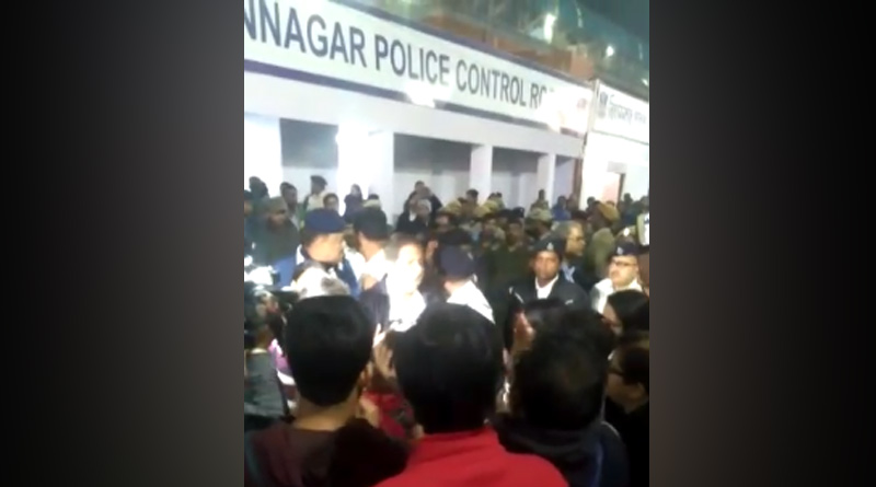 বইমেলায় অশান্তির জেরে বিধাননগর উত্তর থানায় ধুন্ধুমার, মারধর মহিলা পুলিশকর্মীকে