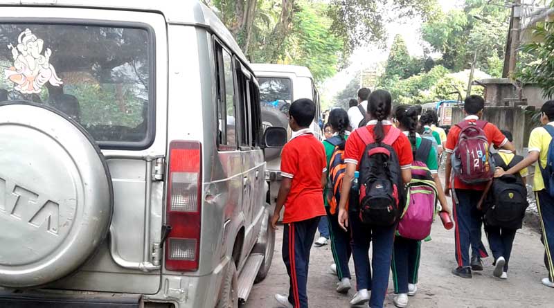 Two minor student allegedly beaten up by pull car driver in Kolkata | Sangbad Pratidin