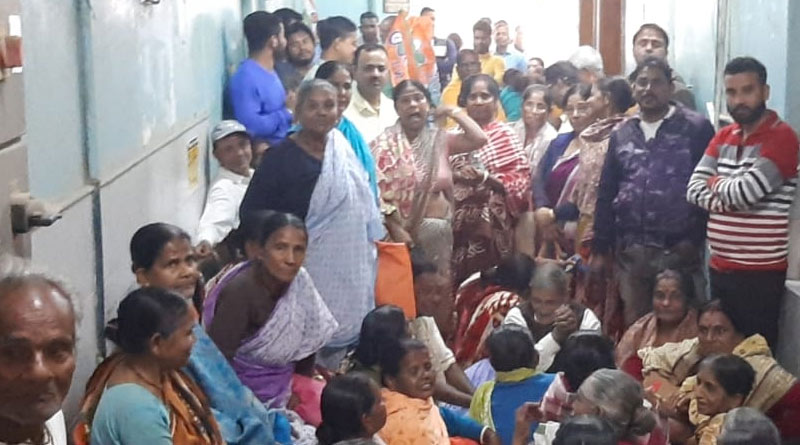 বার্ধক্য ভাতার দাবিতে মেয়রকে ঘেরাও করে বিক্ষোভ,  শিলিগুড়ি পুরনিগমে ধুন্ধুমার