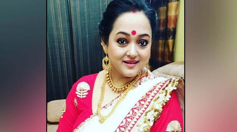 ‘ভারতবাসীর অস্তিত্ব সংকটে’, দোল খেললেন না উদ্বিগ্ন অপরাজিতা