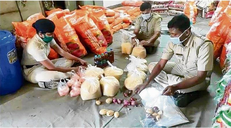 সরষেশাক-কচুর লতি আনার আবদার প্রবীণদের, লকডাউনে বিপাকে পুলিশ