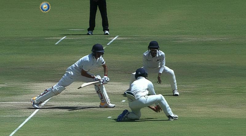 রনজি ফাইনালে ভাল শুরু সৌরাষ্ট্রের, শেষবেলায় ম্যাচে ফিরল বাংলা