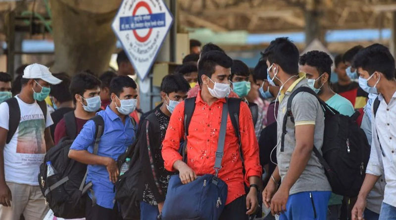 করোনা আক্রান্ত ছেলেকে লুকিয়ে রাখার জের, সাসপেন্ড রেলের মহিলা আধিকারিক