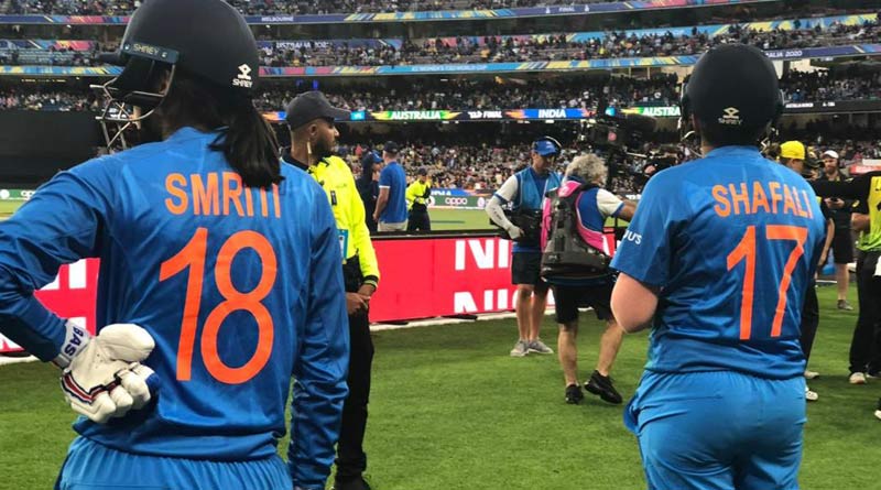 মহিলা বিশ্বকাপ ফাইনাল: সামনে রানের পাহাড়, শুরুতেই উইকেট খুইয়ে চাপে ভারত