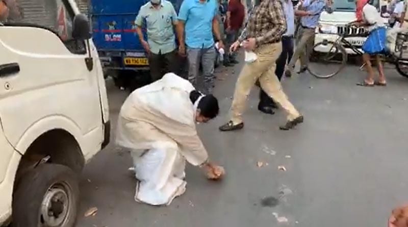 কতটা দূরত্ব রেখে কেনাকাটা, জানবাজারের রাস্তায় ‘লক্ষ্মণরেখা’ টেনে বুঝিয়ে দিলেন মমতা