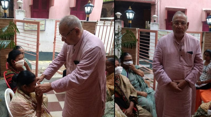 দুঃস্থদের কাছে পৌঁছে দিতে করোনা আতঙ্কের মাঝে বাড়িতেই তৈরি মাস্ক, বিপদে ‘দেবদূত’ বৃদ্ধ