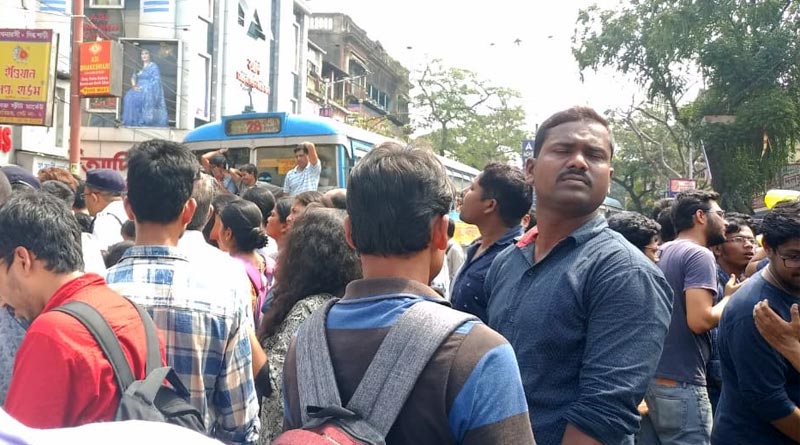 অবরোধ তোলার দাবিতে প্রেসিডেন্সির পড়ুয়াদের সঙ্গে বচসা পথচলতিদের, উত্তপ্ত কলেজ স্ট্রিট