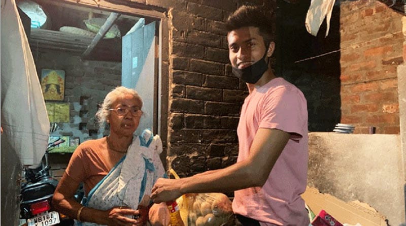 চরম অভাবে কেটেছে শৈশব, করোনায় ত্রাণ বিলি বাংলার সেই বিশ্বকাপারের