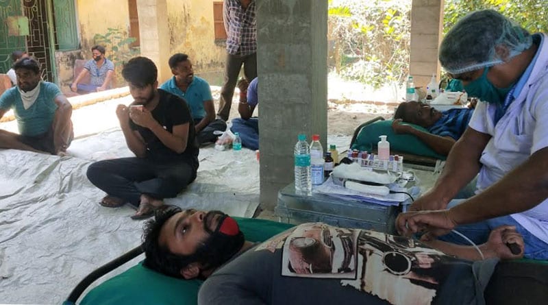 করোনা আবহে ব্লাড ব্যাংক শূন্য, আতঙ্ক সরিয়ে এগিয়ে এলেন বনগাঁর যুবকরা