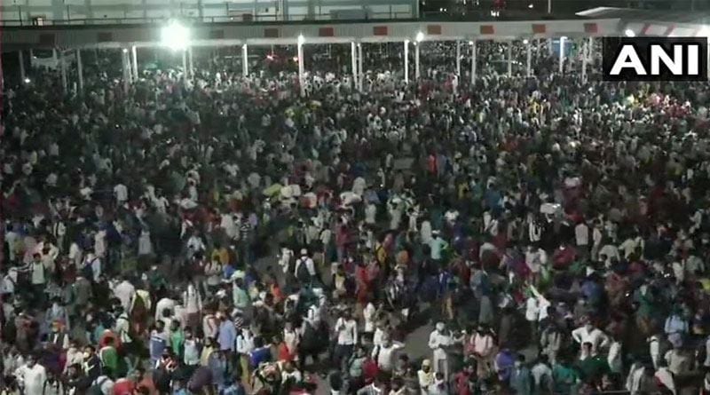 delhi crowd