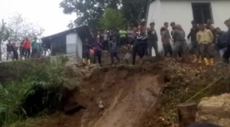 ভোররাতে আচমকাই ধসে পড়ল বাড়ি, একই পরিবারের ৩ জনের মৃত্যু দার্জিলিংয়ে