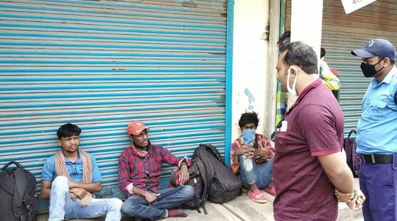 লকডাউনের জেরে ৭৫ কিমি হেঁটে রাঁচি থেকে ঝালদায় ফিরলেন সাঁওতালডিহির শ্রমিকরা