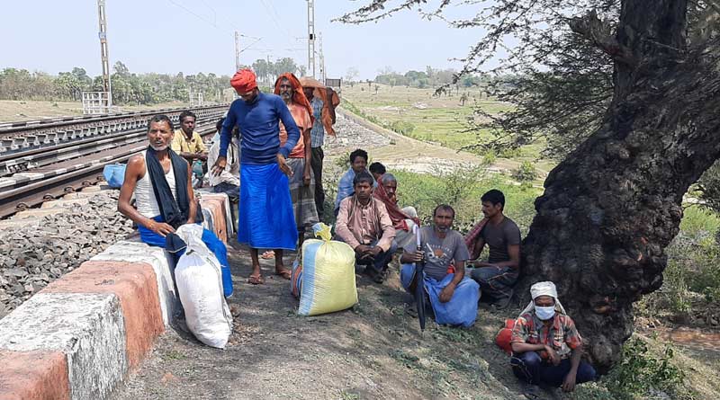 Migrant labours in Bihar, Jharkhnad stucked between Bankura and Purulia