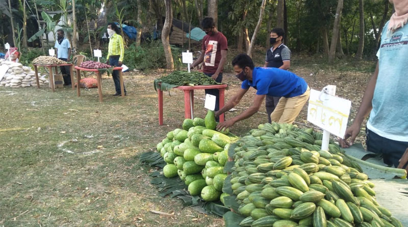 মাত্র ১ টাকায় ব্যাগ ভরতি বাজার! দুস্থদের জন্য অভিনব উদ্যোগ ক্লাব সদস্যদের