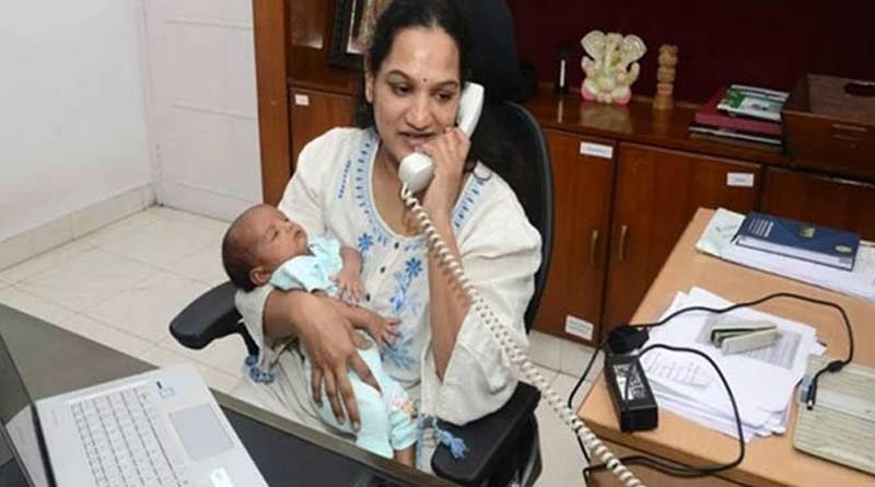করোনা মোকাবিলায় আপস নয়, ২২ দিনের সন্তান কোলে দায়িত্ব সামলাচ্ছেন আধিকারিক