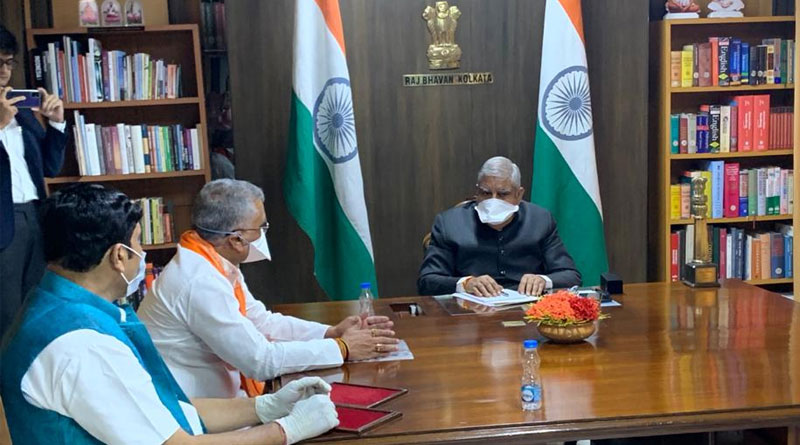 করোনার তথ্য গোপনের অভিযোগ, মুখ্যমন্ত্রীর বিরুদ্ধে রাজ্যপালের দ্বারস্থ দিলীপ-মুকুল
