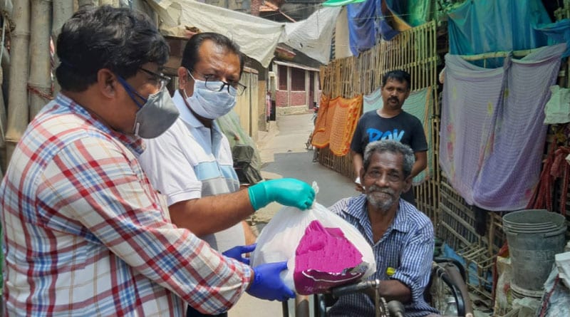 লকডাউনে স্তব্ধ কালীঘাটের পটুয়াপাড়া, মৃৎশিল্পীদের পাশে দাঁড়ালেন পুজোওয়ালারা