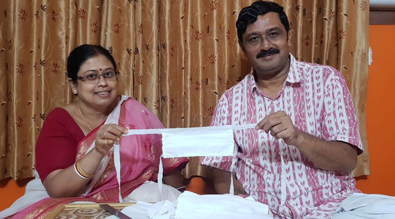 প্রধানমন্ত্রীর আবেদনে সাড়া, দুস্থদের জন্য বাড়িতেই মাস্ক বানাচ্ছেন সস্ত্রীক রাহুল সিনহা