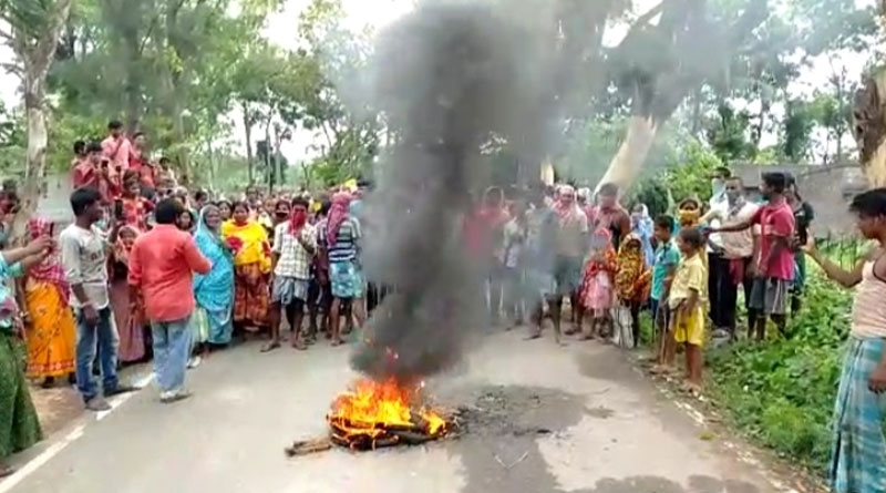মিলছে না ত্রাণ, লকডাউনে পেট ভরছে শাকপাতায়! ক্ষোভে ফুঁসছে গ্রামবাসীরা
