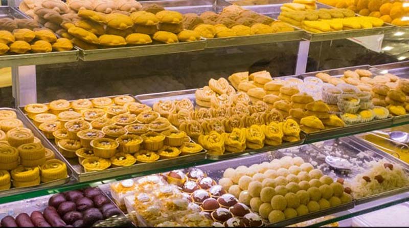 Kolkata people went to sweet shop inLockdown, doctors scared