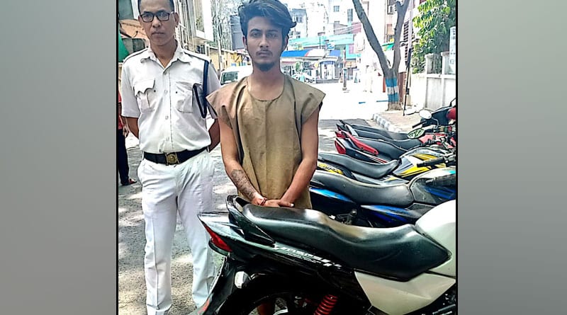 A youth arrested suspecting thief by New alipore police