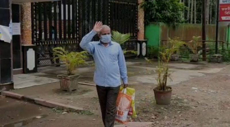 করোনা যুদ্ধে জয়, হাসি মুখে ঘরে ফিরলেন নদিয়ার প্রৌঢ়