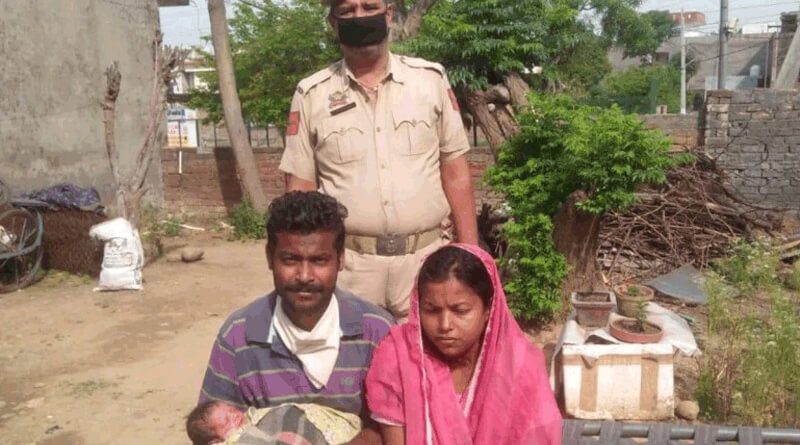 Woman gave birth a child in police van in Jammu amid lockdown