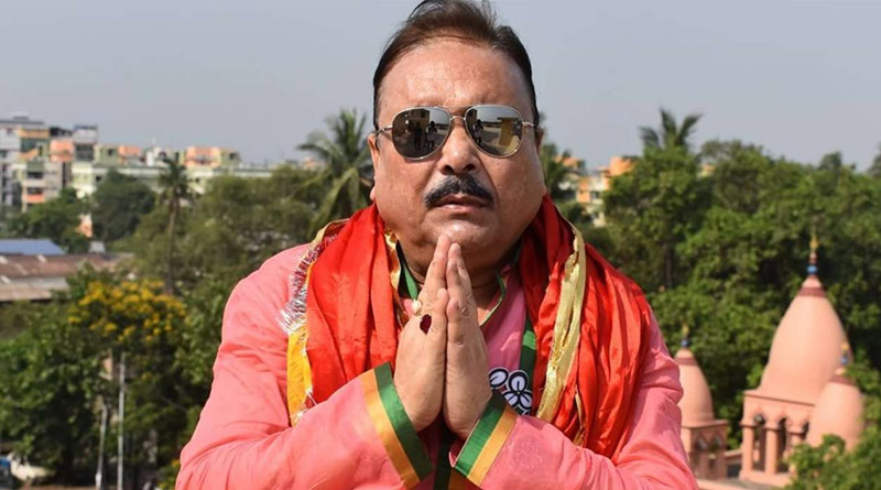 TMC lrader Madan Mitra Counceling his foreing frinds through phone