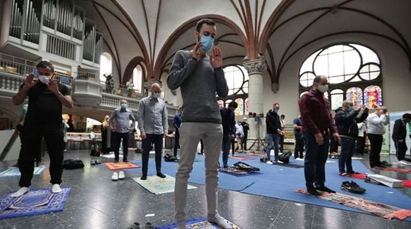 Ramadan: German church opens doors for Muslim prayers