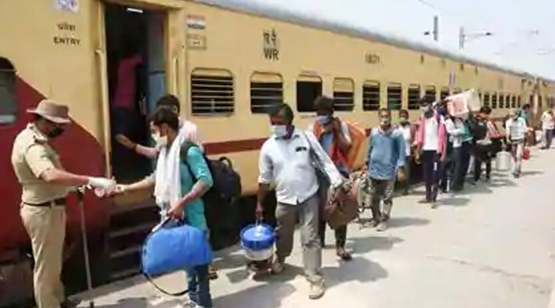 Migrants workers jump from running train to get down at Bankura