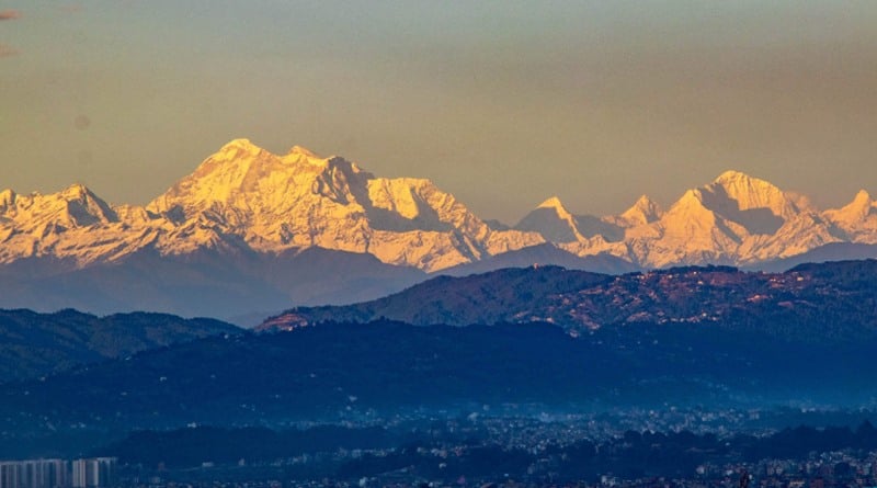 Kathmandu valley see Mount Everest as lockdown cuts pollution
