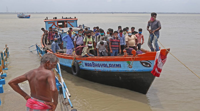 ছাদ নেই মাথার উপর! আমফানের তাণ্ডব দেখে স্তম্ভিত অন্ধ্রপ্রদেশ ফেরত পরিযায়ীরা