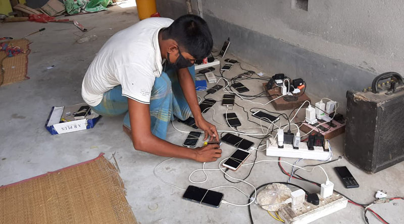 Post Amphan Bengal: Mobile charging the new source of income