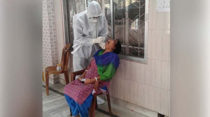 করোনা রোধে আরও কড়া রাজ্য, পাড়ায় গিয়ে লালারস সংগ্রহ শুরু পুরসভার