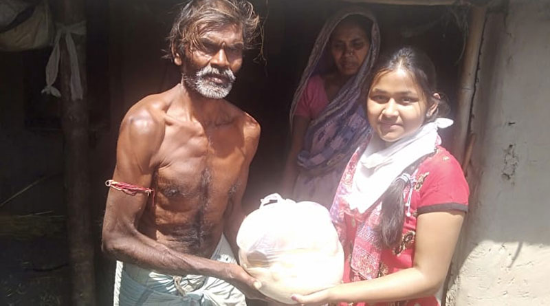 করোনা যুদ্ধে শামিল পড়ুয়াদের সংগঠন, দুস্থদের হাতে তুলে দিচ্ছে খাদ্যসামগ্রী