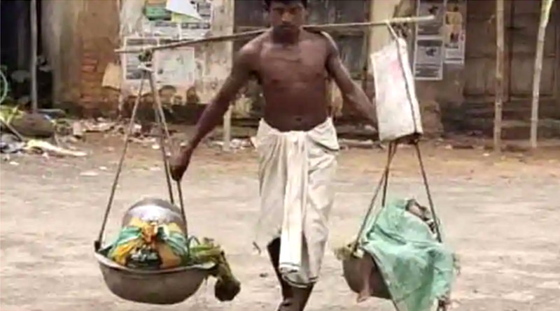 বাঁকে করে দুই সন্তান নিয়ে ১৬০ কিলোমিটার পার, অসহায় বাবাকে দেখে চোখে জল দেশবাসীর
