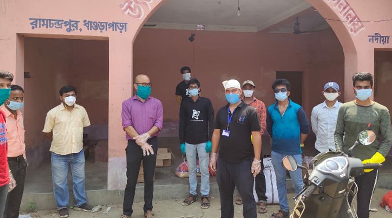 করোনা যুদ্ধে একাধিক উদ্যোগ, দিনমজুর ও থ্যালাসেমিয়া রোগীদের পাশে দুই স্বেচ্ছাসেবী সংগঠন