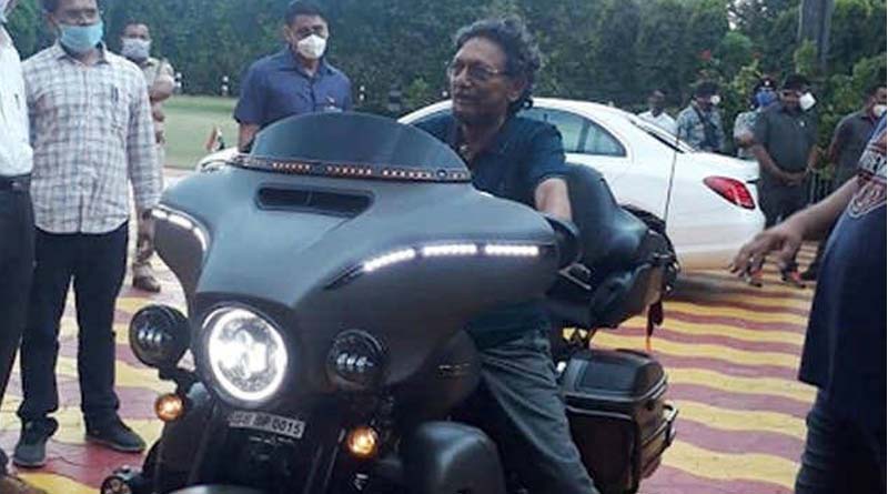 CJI SA Bobde tries out BJp leader's son Harley Davidson, photo viral
