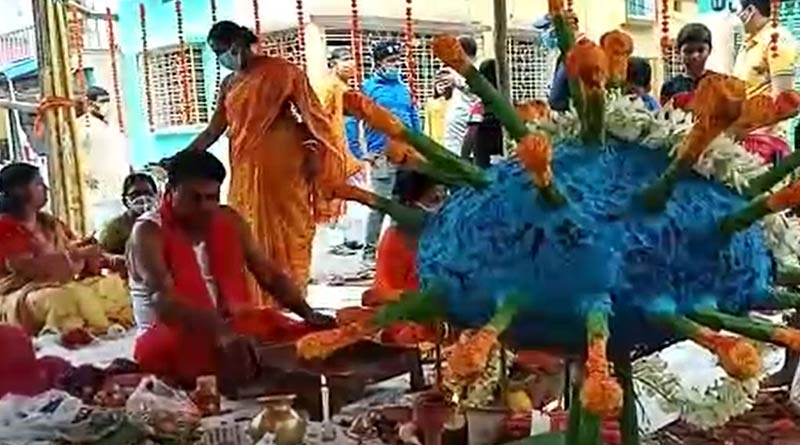 কোভিড-মুক্তির প্রার্থনা, বিপত্তারিণীর সঙ্গে এবার পূজিত ‘করোনা দেবী’ও!