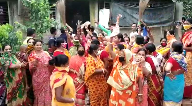 Women protest againdt Panchayet members on Amphan corruption at Bongaon