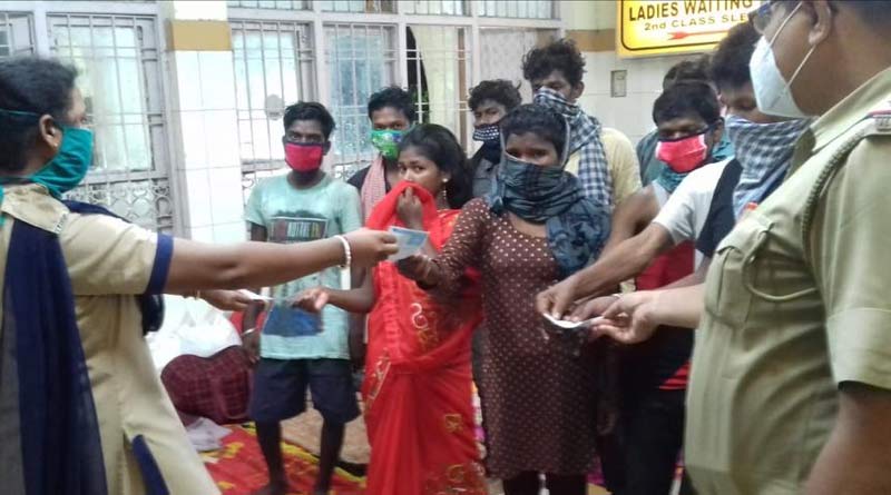 মানবিক রেলপুলিশ, হাওড়া থেকে ওড়িশা ফেরাতে পরিযায়ী শ্রমিকদের জন্য টিকিট কাটলেন নিজেরাই