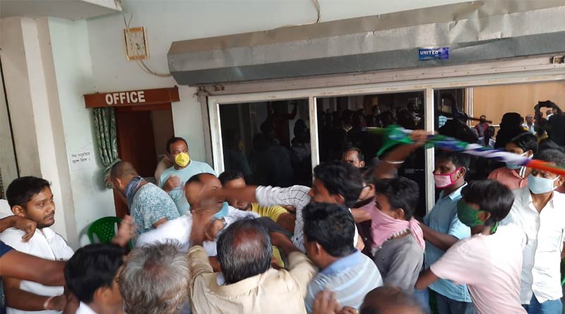 তৃণমূলের গোষ্ঠী সংঘর্ষে রণক্ষেত্র মুর্শিদাবাদ, ধারালো অস্ত্রের কোপে জখম ৮