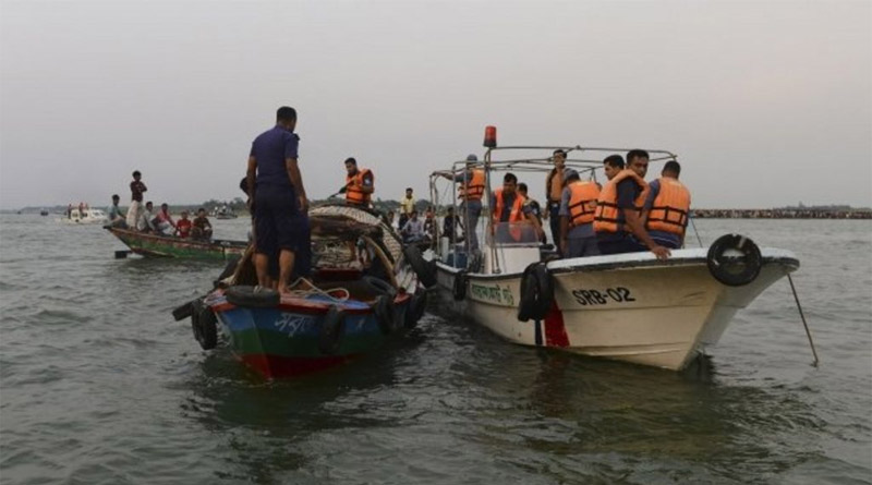 বাংলাদেশের বুড়িগঙ্গায় লঞ্চ ডুবে বিপত্তি, ক্রমেই বাড়ছে মৃতের সংখ্যা