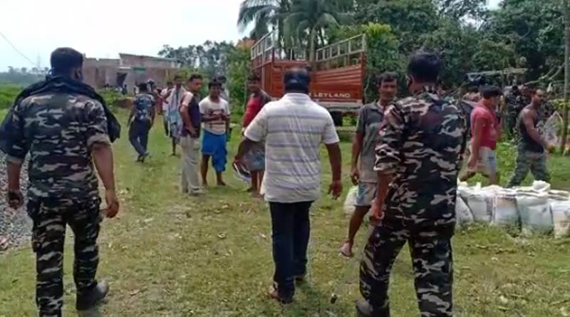 বোমা বাঁধার সময় বিস্ফোরণে জখম ৪ দুষ্কৃতী, চাঞ্চল্য দেগঙ্গায়